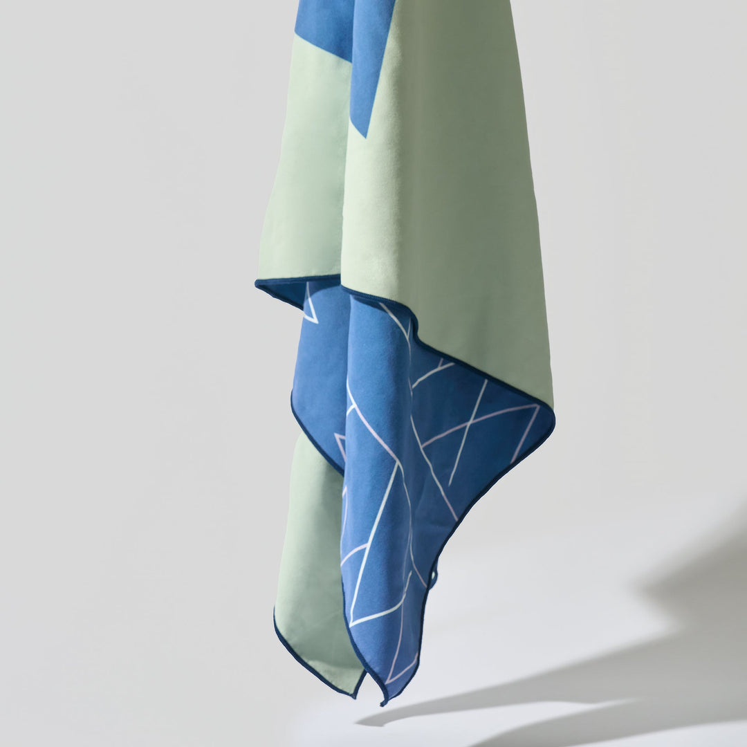 Serviette absorbante et compacte en microfibre - Familleonthego